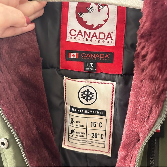 Canada Weathergear Green Hooded Parka Coat Faux Fur Lining Womens size Large - Picture 3 of 7